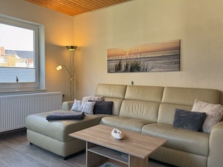 Appartement 11 - Wohnzimmer mit Küchenzeile