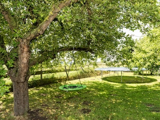 Spielplatz mit Trampolin