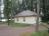 Bungalow im Wald und direkt am See