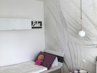 Schlafzimmer mit Zusatzbett (  90 x 1,70 )