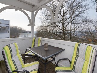 Balkon mit 3 Sitzmöglichkeiten