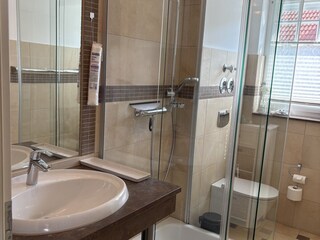 Bad mit  Dusche
