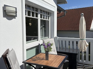 Balkon mit 3  Sitzgelegenheiten