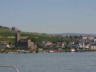 Anfahrt Rüdesheim von der Fähre