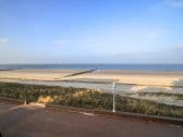 Blick vom Nordbalkon auf den Hauptbadestrand