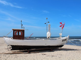 Fischerboot am Strand von Usedom