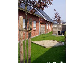 Garten mit Sandkasten