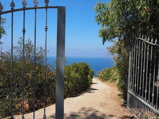 Willkommen im Urlaub - hier geht es zur Villa Erste