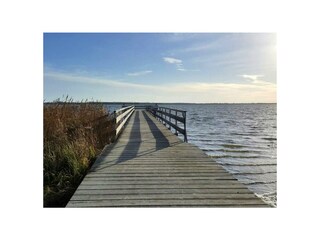 Holzsteg in den Bodden ganz in unserer Nähe