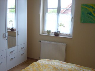 Schlafzimmer mit Doppelbett
