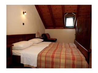 Schlafzimmer 2