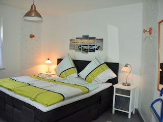 Schlafzimmer mit Boxspringbett/elektr. verstellbar