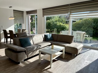 Blick in den Wohn-/Essbereich