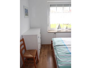 Schlafzimmer 2 mit Kommode