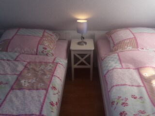 Kleines Schlafzimmer im OG
