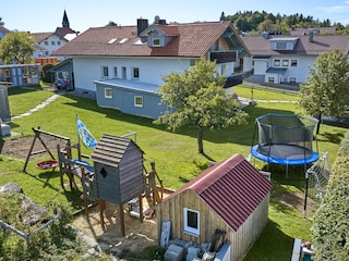 Außenbereich mit Garten