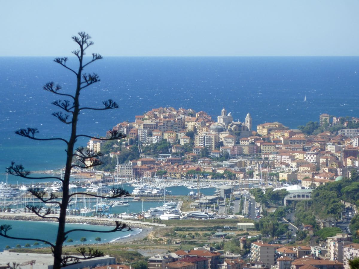 Blick aus dem Garten auf Porto Maurizio