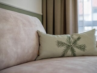 Deko-Kissen auf dem Sofa