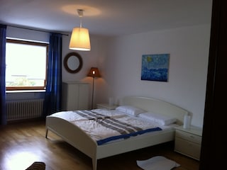 Schlafzimmer 2. OG