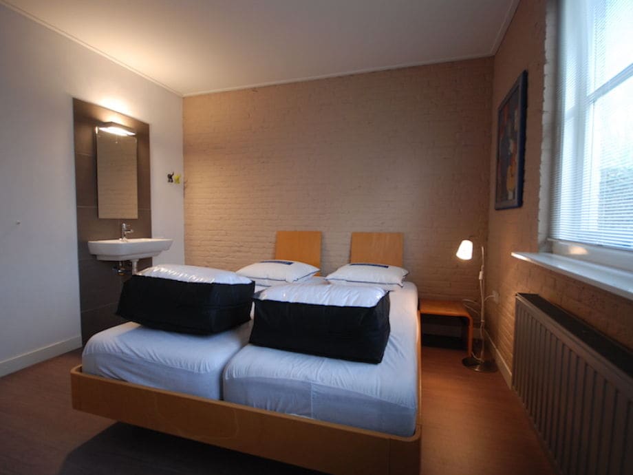 spomis.com | schlafzimmer dunkle möbel wandfarbe - Beispiele Modernes Wohnen Schlafzimmer Boxspringbett Leder spomis.com | schlafzimmer dunkle möbel wandfarbe - Beispiele Modernes Wohnen Schlafzimmer Boxspringbett Leder