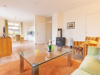 Wohnbereich mit Kamin