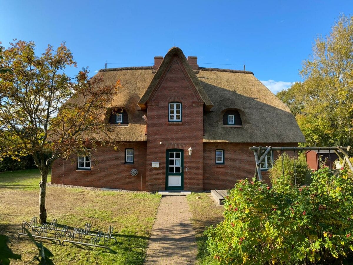 Traditionelles Friesenhaus mit Reetdach (Neu 10/2020)