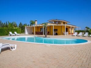 Traumhaftes Ferienhaus in Melissano mit Swimmingpool - Melissano - image1