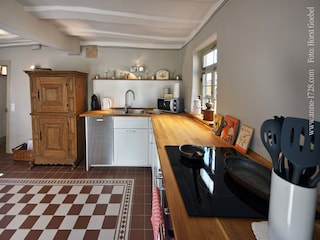 Küche mit Ausstattung (Foto: Horst Goebel)