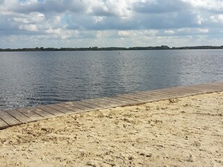 Der See, ca. 220 ha, mit Rundweg, ca. 7,5 km