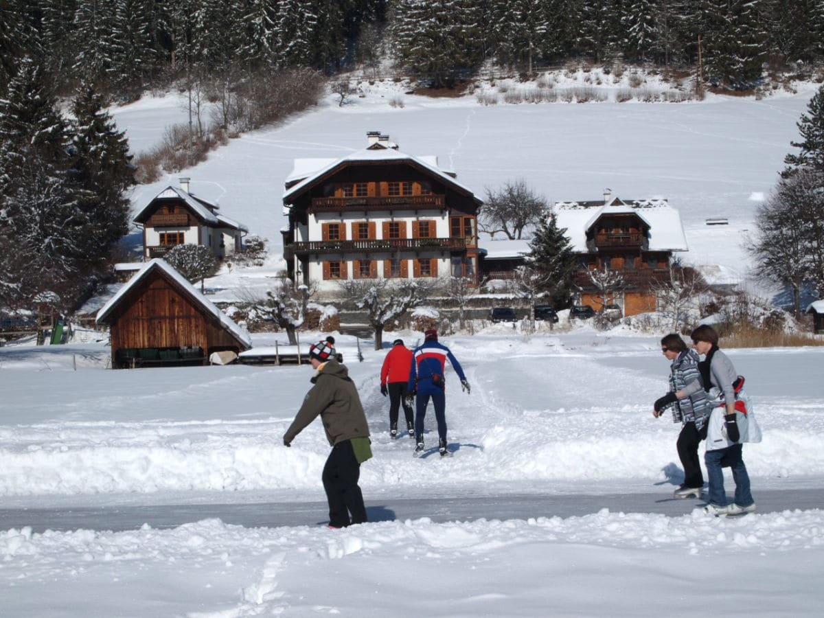 Der Obergasserhof mit Einstieg aufs Eis