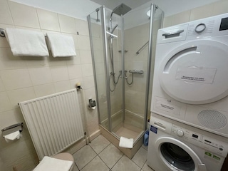 Duschbad 2 mit WM + Trockner