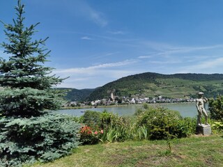 Blick gegenüber auf Lorch