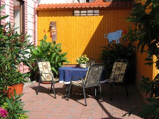 gemütliche Sitzecke am Haus