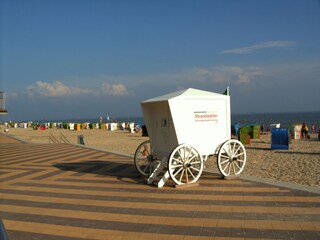 Historischer Badekarren am Strand