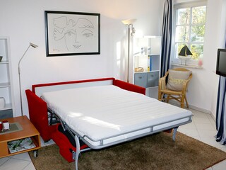 Schlafcouch (ausgeklappt)
