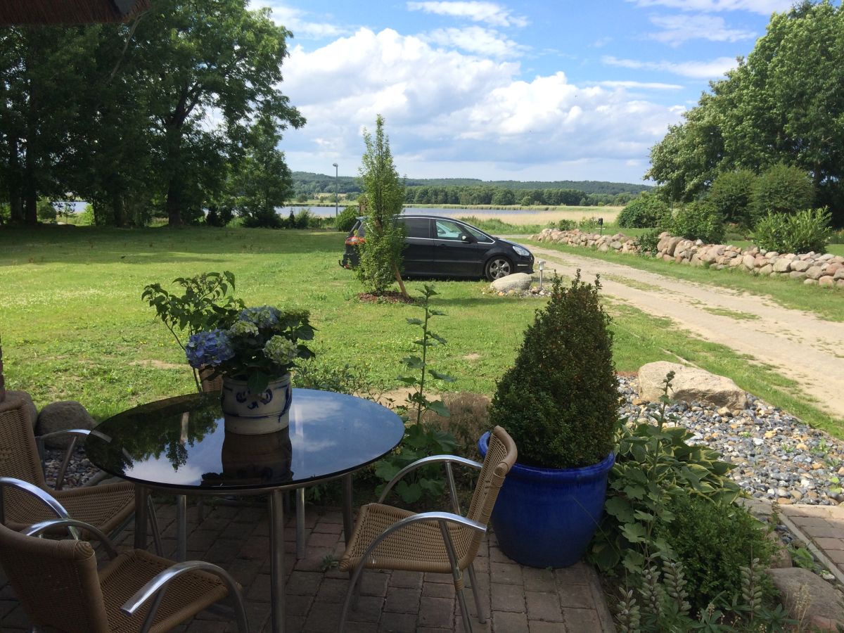 Terrasse mit Blick zum See