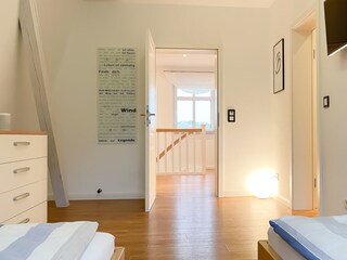 ... Sonos-Soundbox und Kommode
