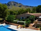 Haus mit Bergblick und Pool