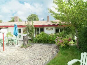 Sfeervol vakantiehuis in Schoorl met een tuin en terras - Schoorl - image1