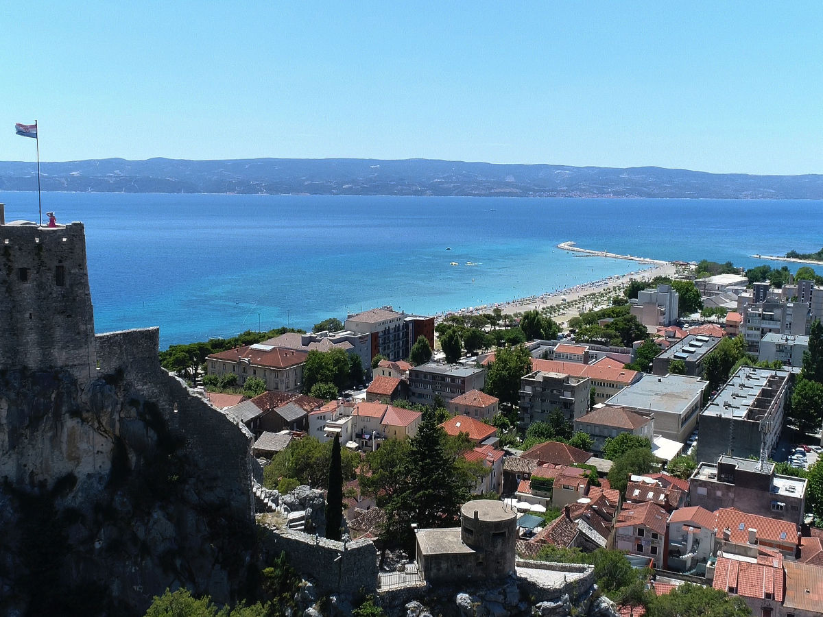 Aussicht von Burg #Fortica# nach Insel Bra?