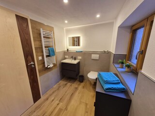 Bad komplett neu renoviert