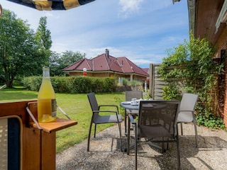 Sonnige Gartenterrasse