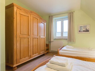 2. Schlafzimmer