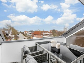 Loggia-Balkon nach Südwesten mit kleinem Meerblick