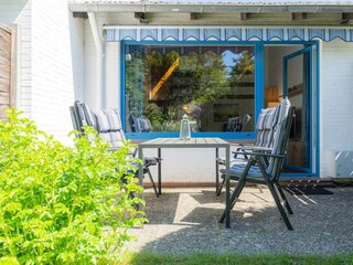 Sonnige Gartenterrasse nach Südwesten