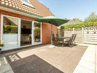 Windgeschützte, sonnige Terrasse