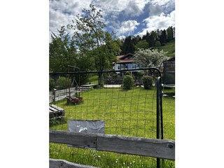 Spielplatz mit Grillstelle