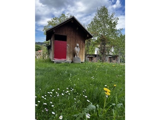 Spielhütte für die "Kleinen" im Garten