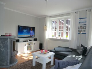 mit Kaminofen, Flat-TV und DVD-Player