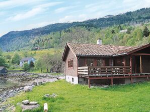 Holiday house 8 Personen Ferienhaus in NORDFJORDEID-By Traum - Heggjabygda - image1